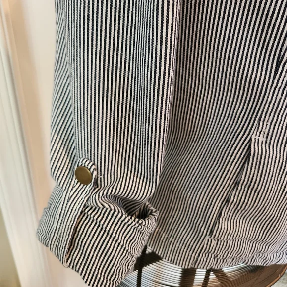 CHRISTOPHER & BANKS SIZE Medium, navy blue & white stripes, full zip front. - Picture 5 of 6